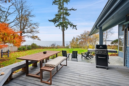 Gather for sunset meals or a BBQ feast—this spacious deck offers front-row seats to nature’s show.