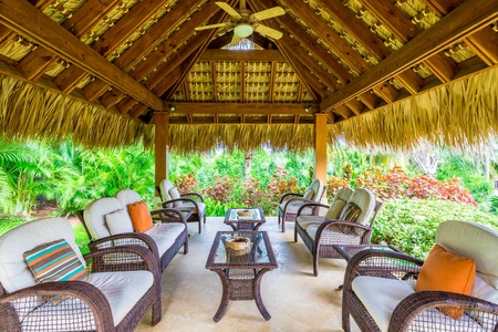 Sip a drink or gather with friends on this comfy seating area.