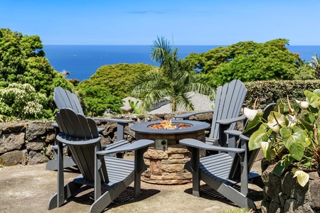 Start your day with Kona coffee or end it with stargazing around the cozy fire pit.