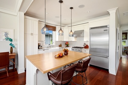 Kitchen with hight-end appliances