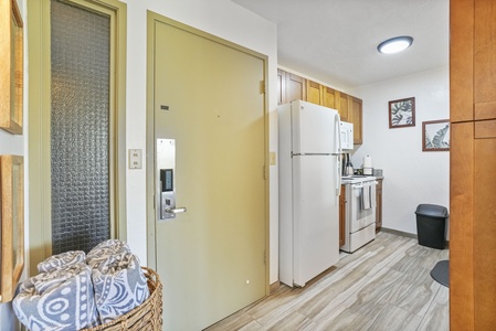 With golden shores just minutes away, you’re perfectly placed for beach days, scenic bike rides, and exploring the Coconut Coast.