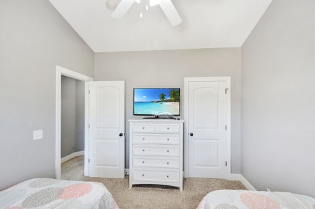 Upstairs, Guest Bedroom 1, 2 Twin Beds