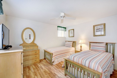 Guest Bedroom, 2 Twin Beds