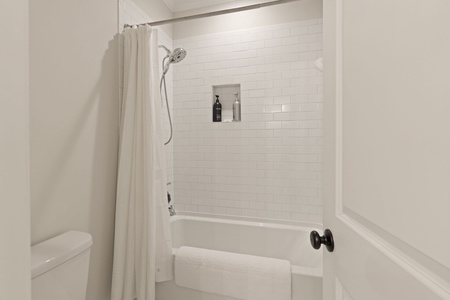 Upstairs, Hall Bathroom, Tub/Shower Combo