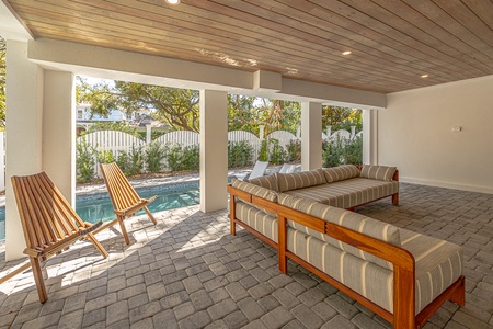 Private Pool Sitting Area