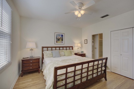 Master Bedroom, King Bed