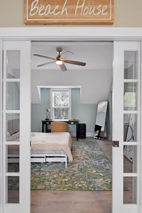 Bedroom 2, Queen Bed