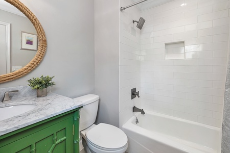 Upstairs Guest Bathroom 4, Tub/Shower Combo