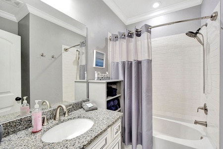 Upstairs, Hall Bathroom, Tub/Shower Combo