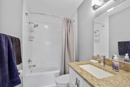 Guest Bathroom, Tub/Shower Combo