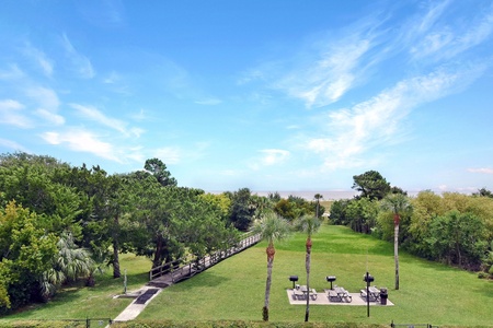 303 Shipwatch-Back Lawn-St Simons Island-vacation-rental