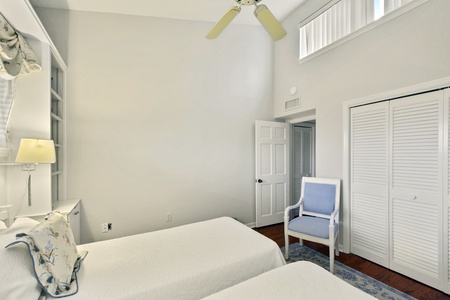 Guest Bedroom, 2 Twin Beds