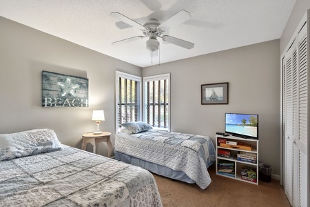 Guest Bedroom 1, 2 Twin Beds