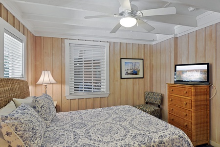 Downstairs, Bedroom 1, Queen Bed