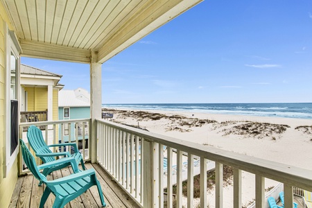 Private balcony off of the master bedroom