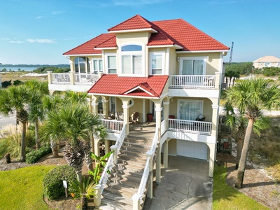 Welcome to Cook House in the Laguna Key community of Gulf Shores