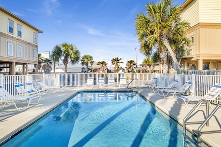 Shared community pool for the Quadplex and the Duplex