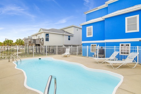 Private pool and fenced pool deck