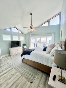 Hello Waves: 2nd floor Master  bedroom with a king bed