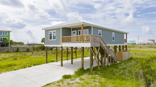 A charming pet-friendly cottage with Bay views