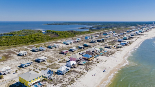 Gulf front with easy access to Mobile Bay