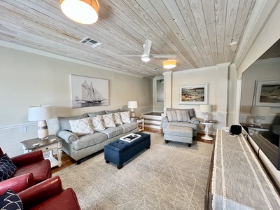4 bedrooms, 4.5 bathrooms, accommodating 14 guests