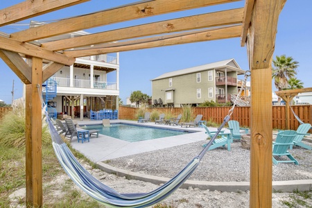 Lounge in the hammock