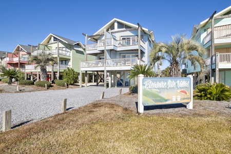 Welcome to Hello Sunshine Villa in Gulf Shores!