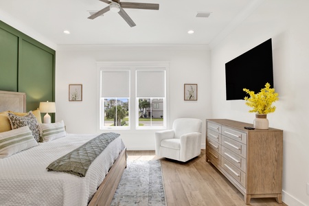 4 primary bedrooms with attached bathrooms