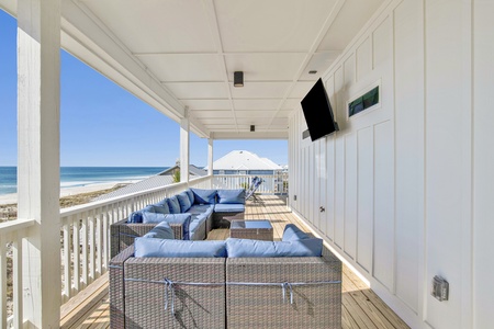 Amazing Gulf views from the 2nd floor and an outdoor TV