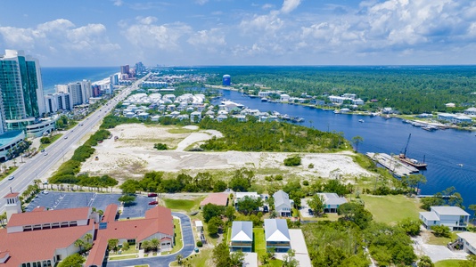 Close to all of the Orange Beach shopping and attractions