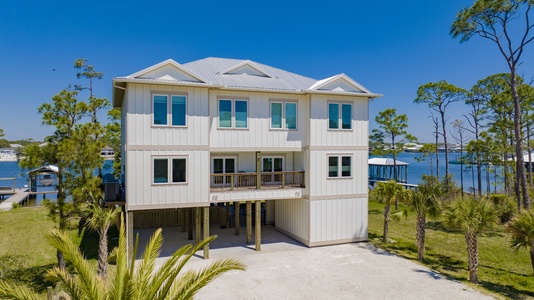 Cotton Bayou Bungalow easily accommodates up to 16 guests