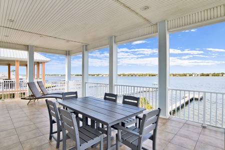 Covered outdoor dining-Bama Boat House North