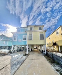 Blue Parrot #2 is 1 side of the duplex with 5 bedrooms