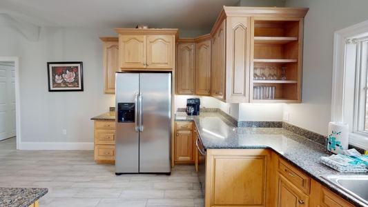 Stainless appliances and lots of storage