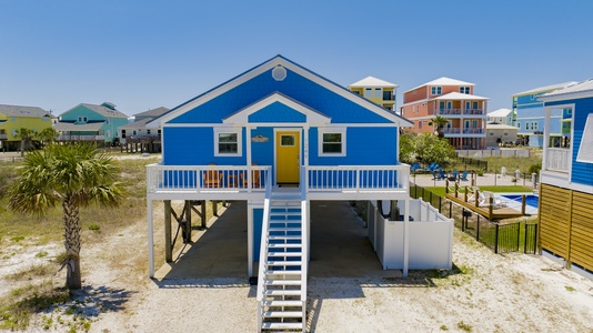 Updated pet-friendly beach cottage