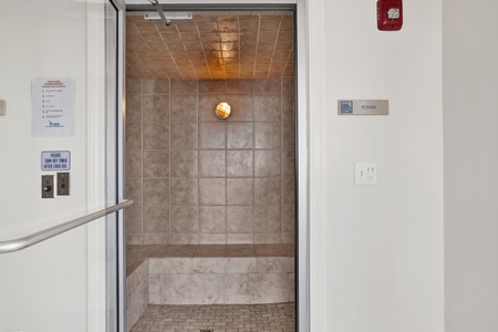 Wet sauna/steam room