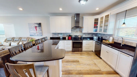 Fully equipped and updated kitchen