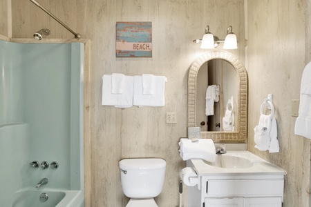 Private master bath with tub/shower combo