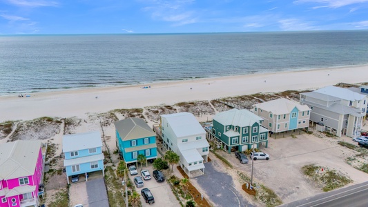A beachfront, pet-friendly duplex home located in Gulf Shores