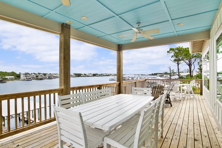 Outdoor dining available