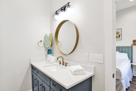 Private bathroom for bedroom #2