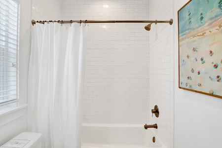 Featuring a tub/shower combo