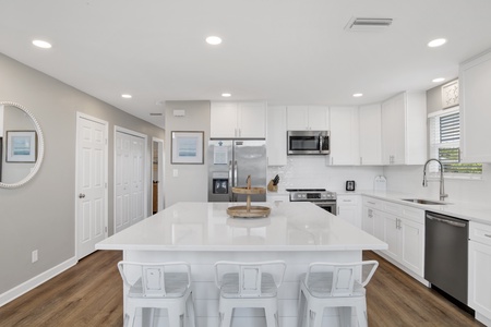 Additional seating at the large kitchen island