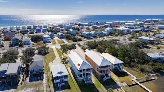 Bama Boat House North is an easy walk to the beach and the Gulf