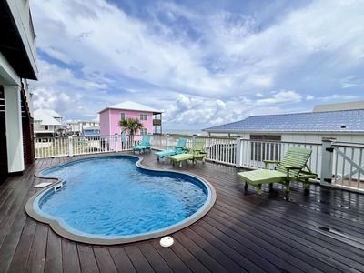 Enjoy a dip in the private pool - which can be cooled during the cooler months!