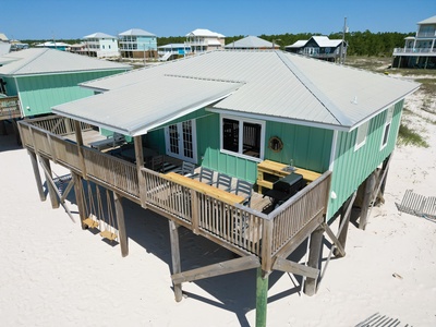 That'll Do is a newly renovated direct beachfront home