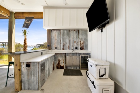 Outdoor kitchen