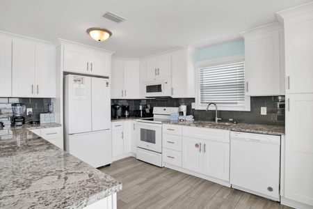 Fully equipped kitchen