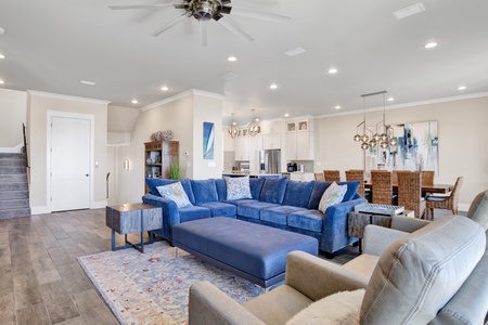 Comfortable sectional plus 2 recliners
